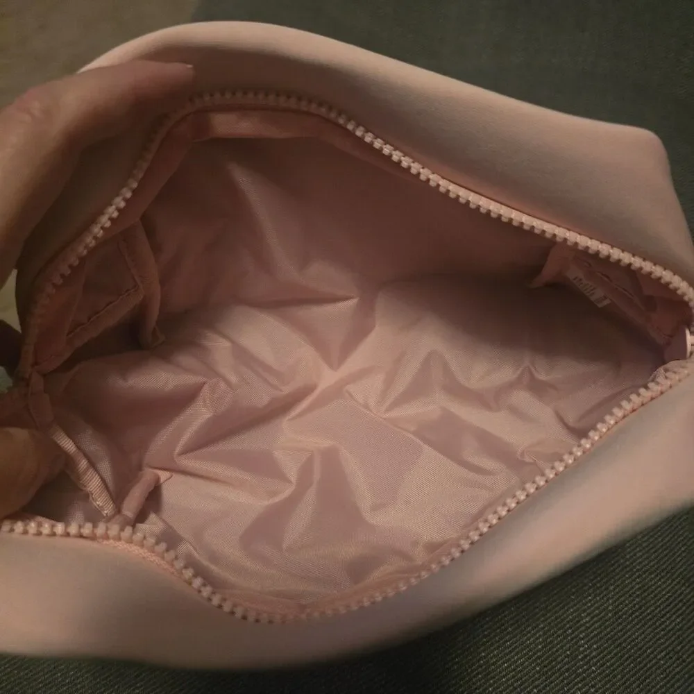 Soko Glam K-Beauty. Promo Cosmetic Bag/Pouch Pink New Without Tag